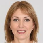 Expert Laravel programmer with Vue.js proficiency